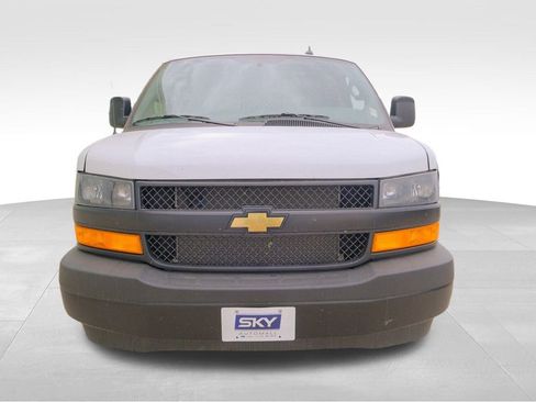 Used 2025 Chevrolet Express 2500 w/ Driver Convenience Package image 11