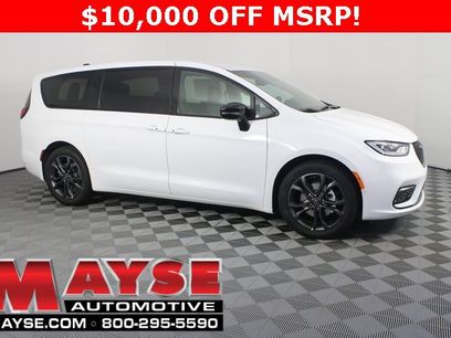 New 2026 Chrysler Pacifica Select