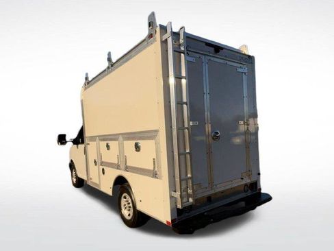New 2025 GMC Savana 3500 w/ Power Convenience Package RWD image 9
