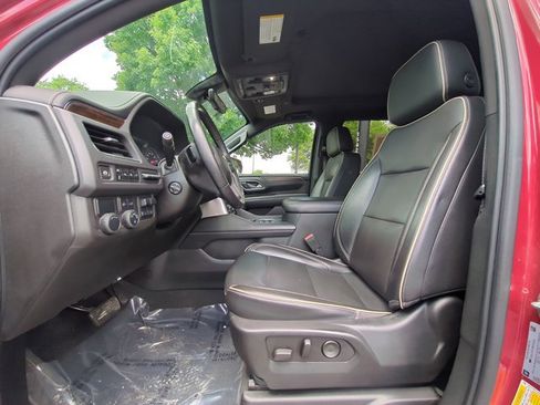 Used 2021 Chevrolet Tahoe Premier w/ Premium Package image 17