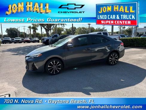 Used 2018 Toyota Corolla SE w/ SE Premium Package FWD image 3