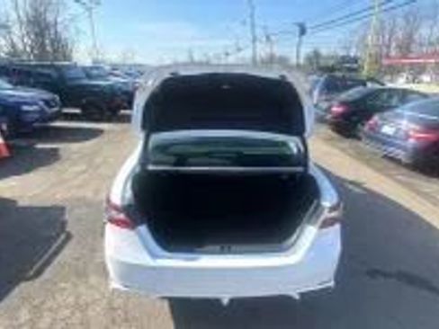 Used 2021 Toyota Camry SE FWD image 17