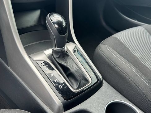 Used 2017 Hyundai Elantra GT FWD image 18