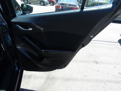 Used 2017 MAZDA MAZDA3 Sport w/ Preferred Equipment Package FWD image 19