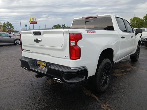 Used 2024 Chevrolet Silverado 1500 LT Trail Boss w/ Convenience Package II AWD/4WD image 8