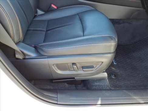 Used 2025 MAZDA CX-70 Plug-In Hybrid w/ Premium Pkg image 17