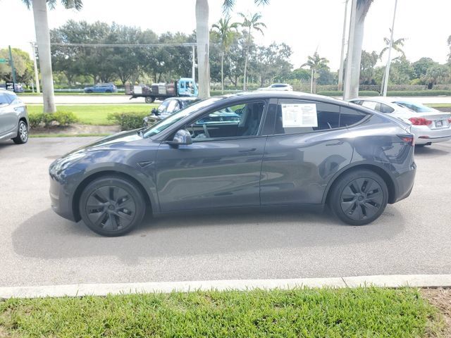 Used 2025 Tesla Model Y Long Range RWD image 2