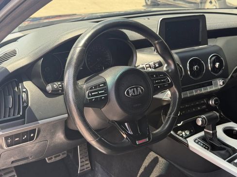 Used 2019 Kia Stinger GT1 AWD/4WD image 15
