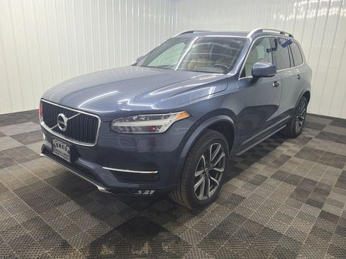 Used 2018 Volvo XC90 T5 Momentum w/ Momentum Plus Package AWD/4WD image 7