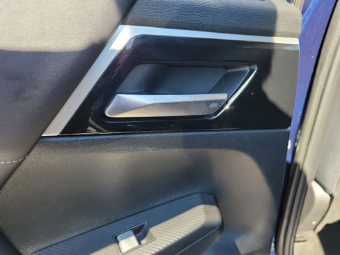 Used 2024 Mitsubishi Outlander SE image 25