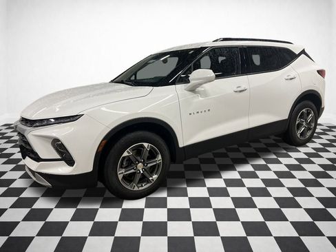 Certified 2025 Chevrolet Blazer LT w/ Convenience Package image 5