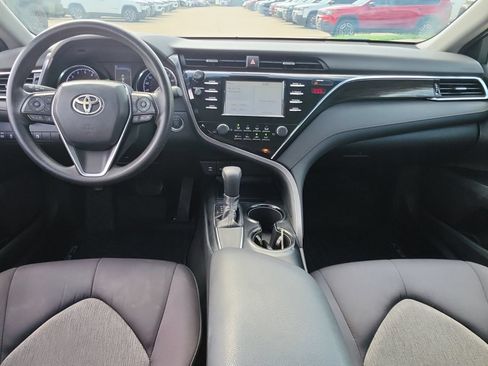 Used 2018 Toyota Camry LE w/ Convenience Package FWD image 18