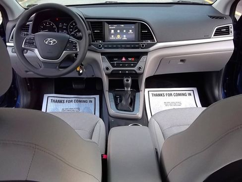 Used 2017 Hyundai Elantra SE FWD image 4