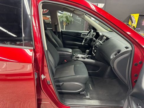 Used 2018 Nissan Pathfinder S image 23