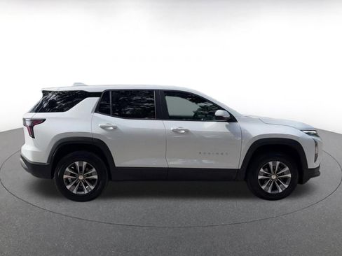 Used 2025 Chevrolet Equinox LT FWD image 16