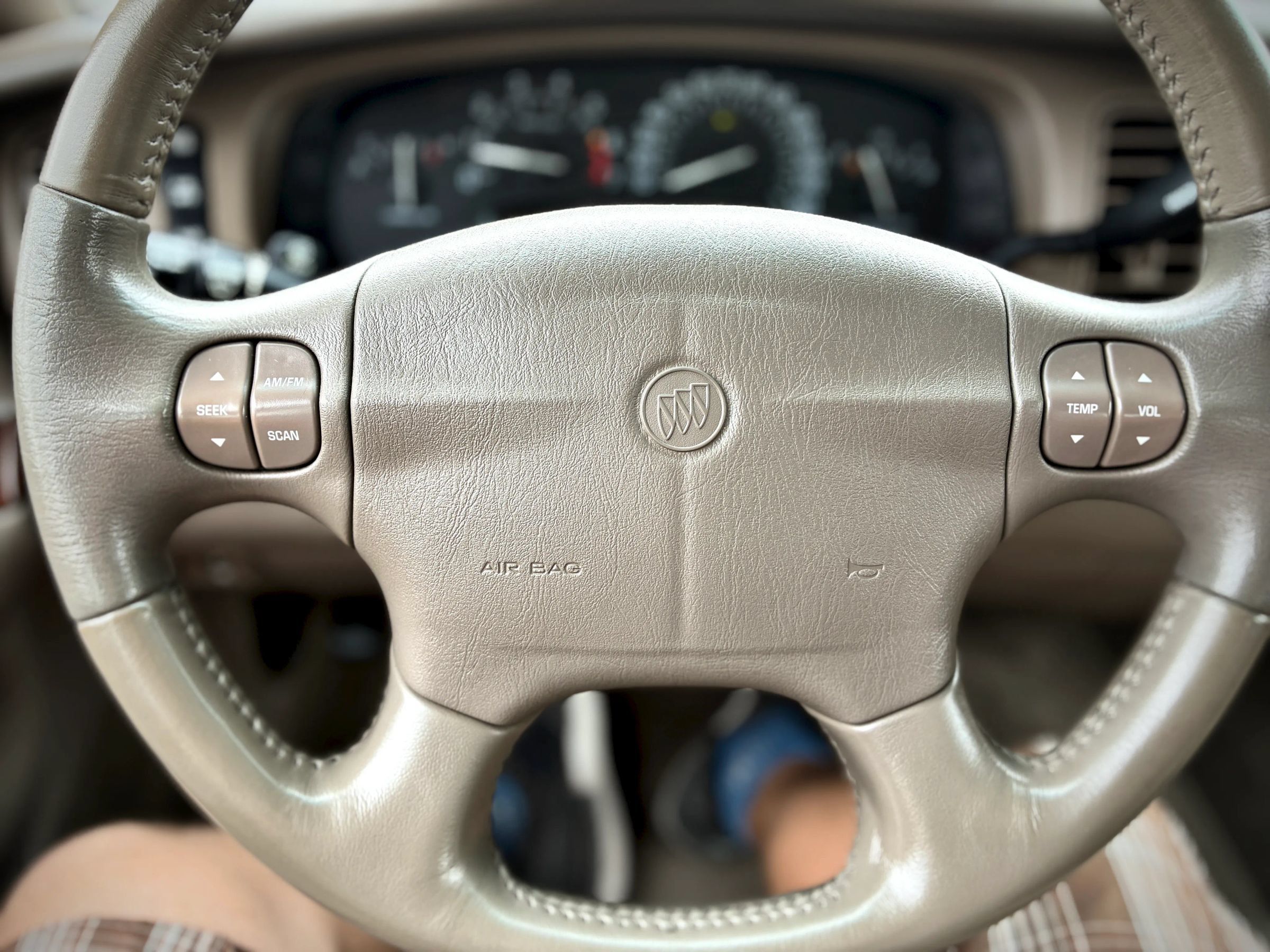 Used 2002 Buick Park Avenue w/ Prestige Pkg FWD image 60