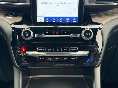 Used 2022 Ford Explorer Platinum w/ Equipment Group 601A image 29