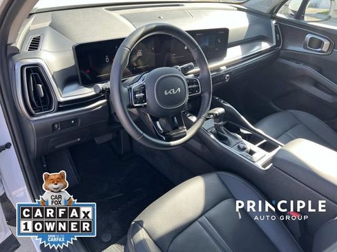 Used 2025 Kia Sorento S image 16