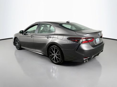 Used 2024 Toyota Camry SE FWD image 5