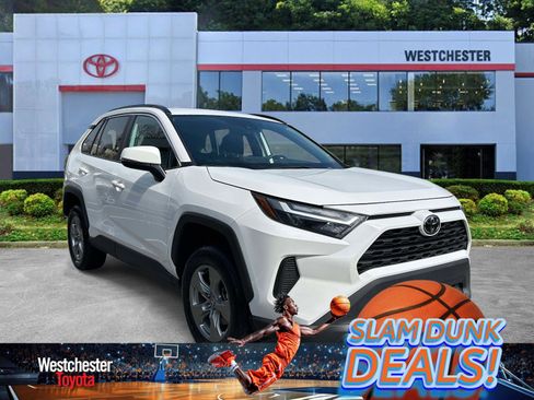 Used 2025 Toyota RAV4 XLE image 1