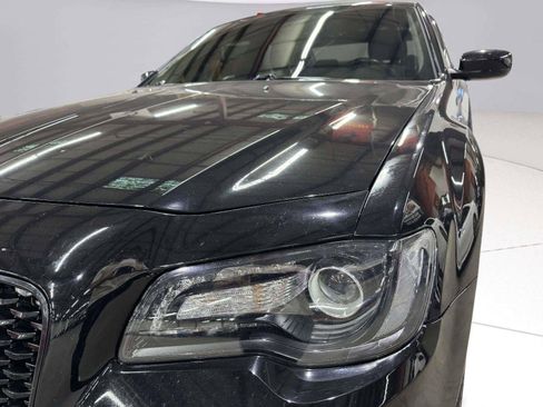 Used 2022 Chrysler 300 Touring w/ Sport Appearance Package RWD image 11