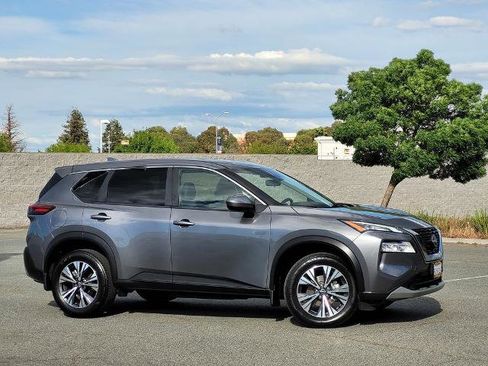 Used 2023 Nissan Rogue SV FWD image 3