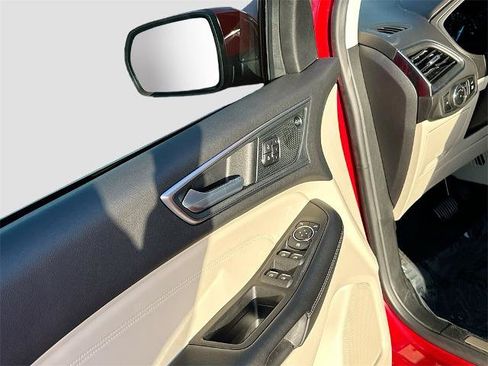 Certified 2024 Ford Edge Titanium image 17