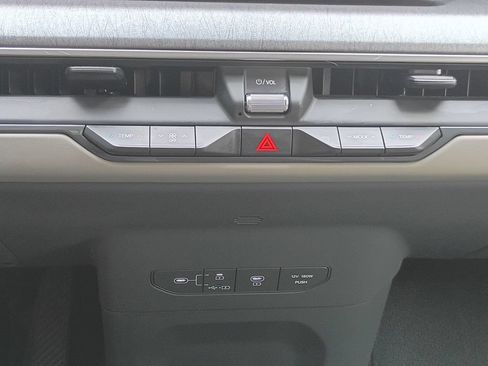 Certified 2024 Kia EV9 Wind AWD/4WD image 24