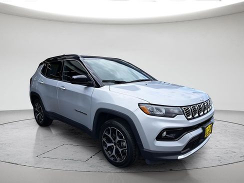 Used 2025 Jeep Compass Limited AWD/4WD image 7