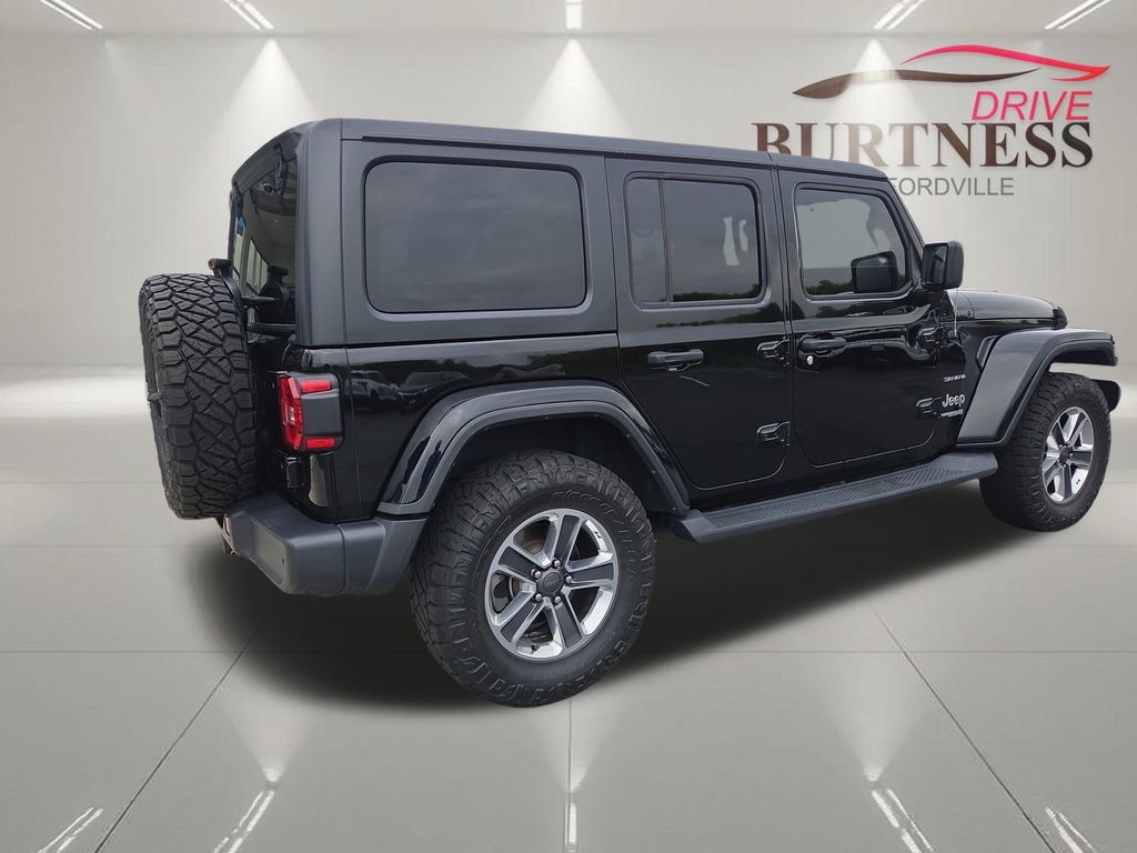Used 2018 Jeep Wrangler Unlimited Sahara w/ Cold Weather Group AWD/4WD image 8