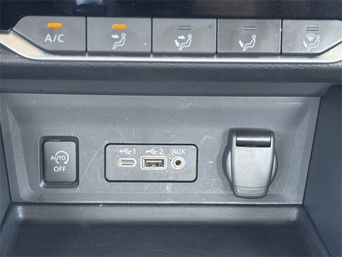 Certified 2025 Nissan Sentra SV image 8