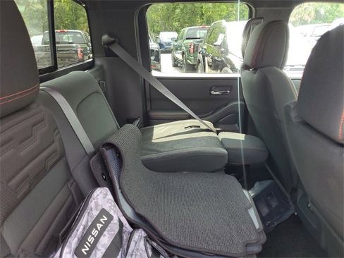 Used 2025 Nissan Frontier PRO-4X image 28