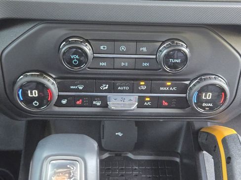 Used 2024 Ford Bronco Badlands image 23