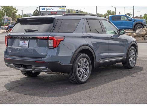 Used 2025 Ford Explorer Active w/ Active Comfort Package AWD/4WD image 3