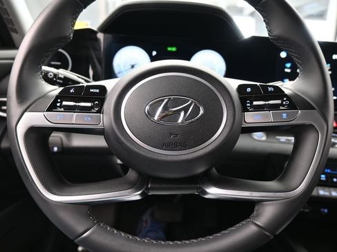 Used 2023 Hyundai Elantra SEL w/ Convenience Package image 26