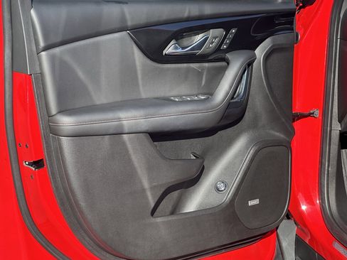 Used 2023 Chevrolet Blazer RS w/ Enhanced Convenience Package image 9