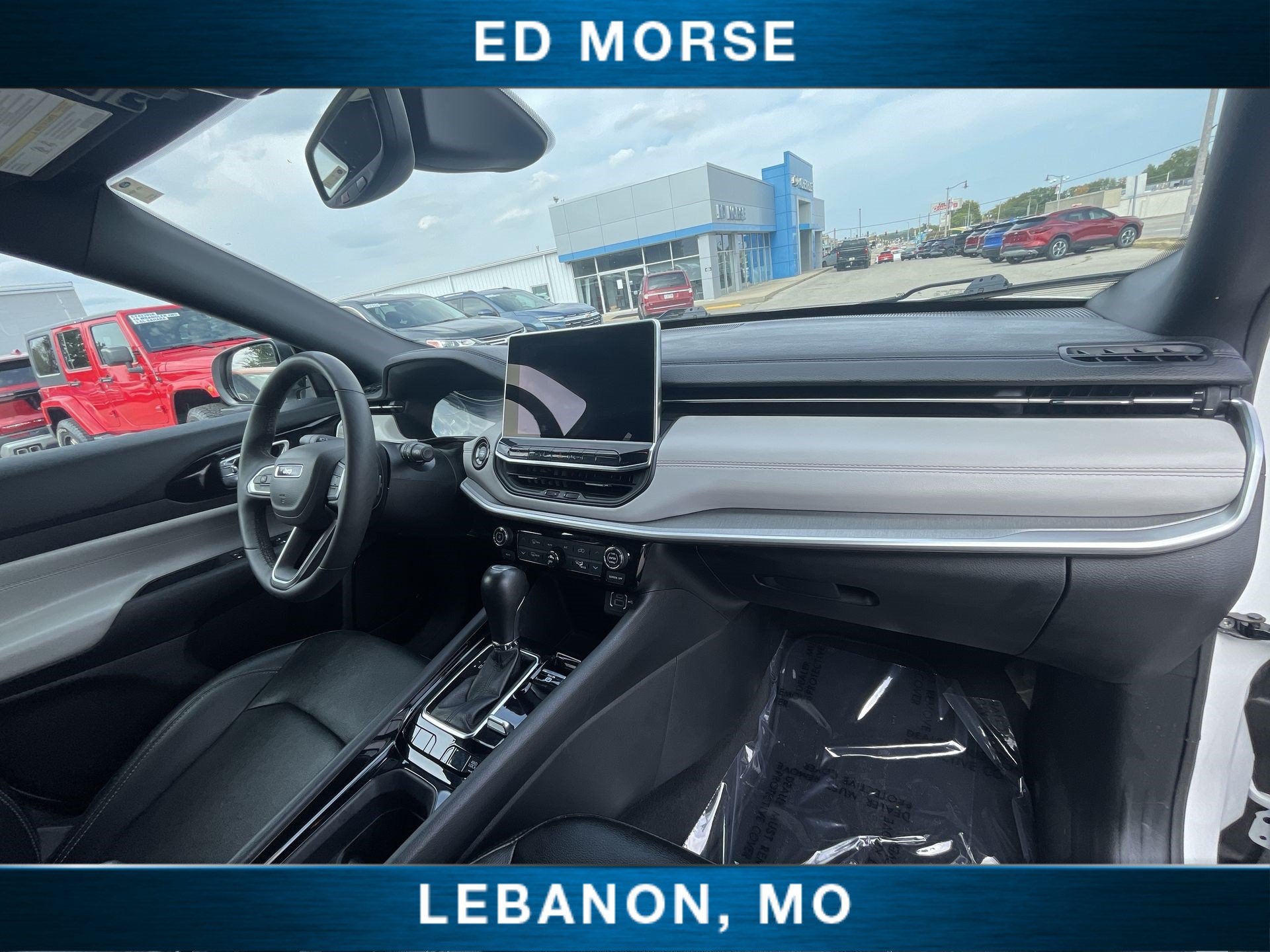 Used 2025 Jeep Compass Limited AWD/4WD image 27