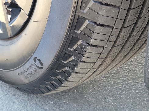 Certified 2023 Nissan Frontier SV w/ SV Convenience Package image 27