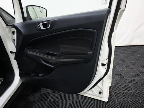 Used 2019 Ford EcoSport SE image 25