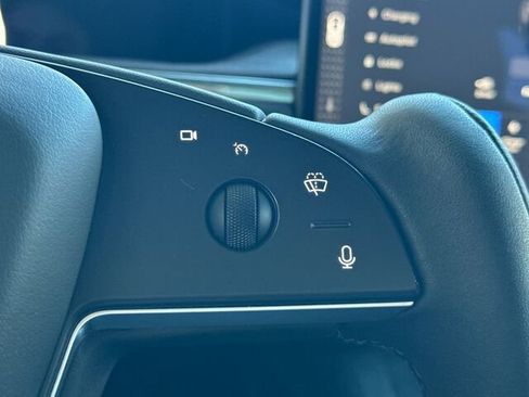 Used 2022 Tesla Model X image 30