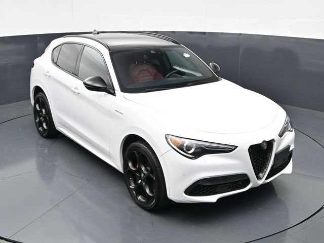 Used 2022 Alfa Romeo Stelvio Veloce AWD/4WD image 40