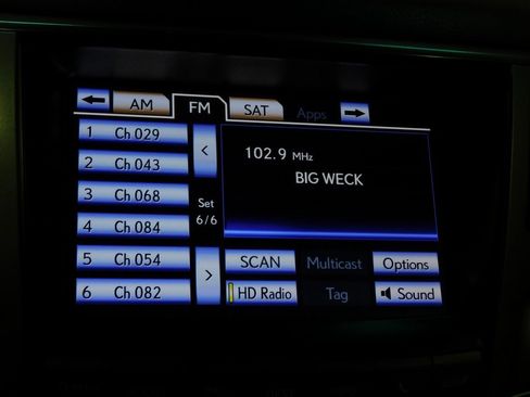 Used 2013 Lexus LX 570 4WD w/ Luxury Pkg w/Pre-crash image 59