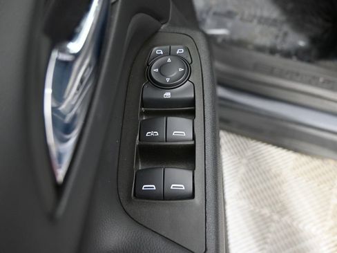 Used 2023 Chevrolet Equinox LT AWD/4WD image 19