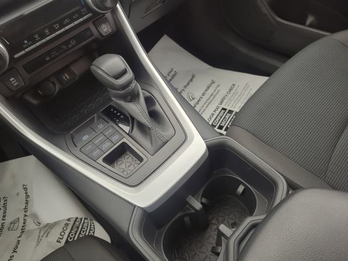 Certified 2025 Toyota RAV4 LE image 20