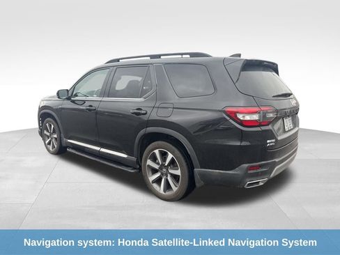 Used 2024 Honda Pilot Touring image 6