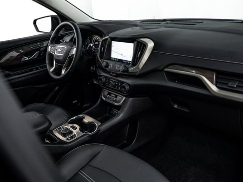 Used 2024 GMC Terrain Denali w/ Black Diamond Edition AWD/4WD image 8