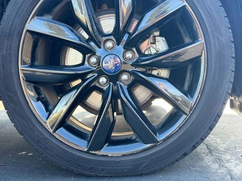 Used 2018 Ford Escape SE w/ SE Sport Appearance Package image 20