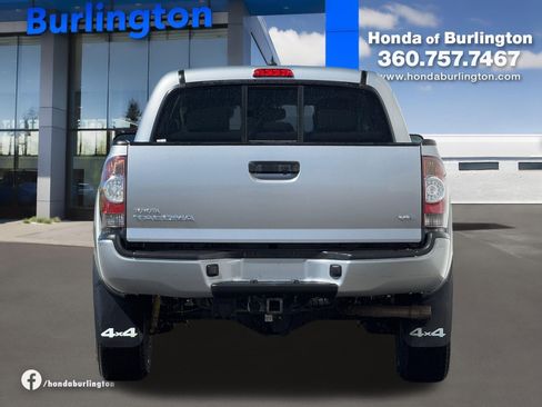 Used 2015 Toyota Tacoma 4x4 Double Cab w/ TRD Sport Package image 5