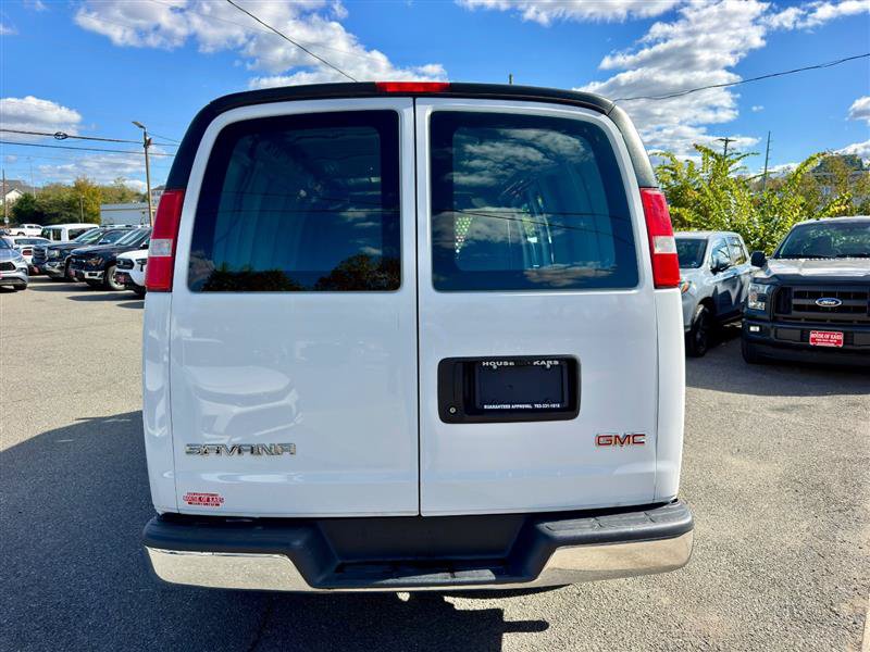 Used 2017 GMC Savana 2500 RWD image 3