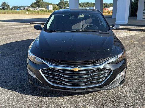 Used 2024 Chevrolet Malibu LT image 3